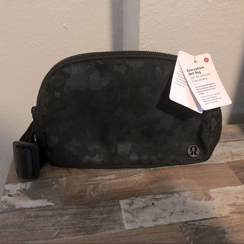 NWT Lululemon Everywhere Belt Bag 1L Black Camo